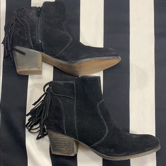 🎉SALE🎉Coconuts by Matisse leather &fringe bootie - Picture 2 of 9